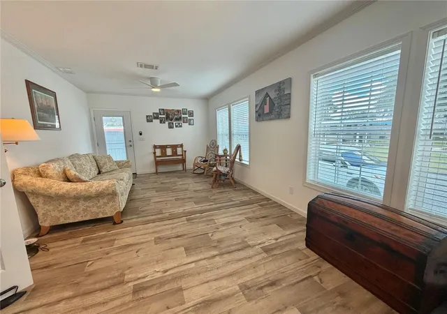 Photo 2 of Manufactured home for sale at 198 Jacaranda Dr, Leesburg, FL 34748 | MLS# G5118541 | Listing updated on 2026-10-23