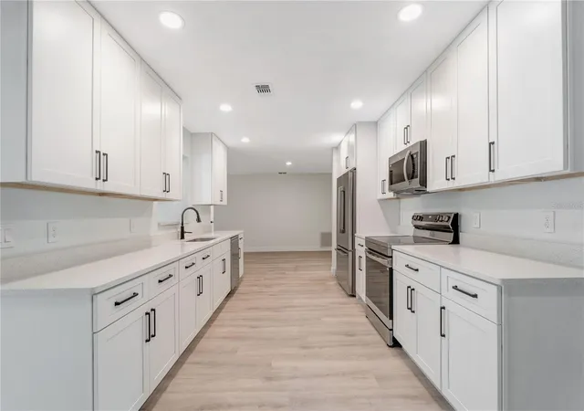Photo 2 of Single family home for sale at 1409 Aster Ct, Winter Park, FL 32792 | MLS# S5158750 | Listing updated on 2026-10-07