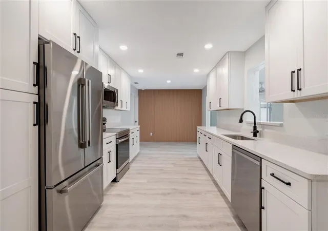 Photo 3 of Single family home for sale at 1409 Aster Ct, Winter Park, FL 32792 | MLS# S5158750 | Listing updated on 2026-10-07