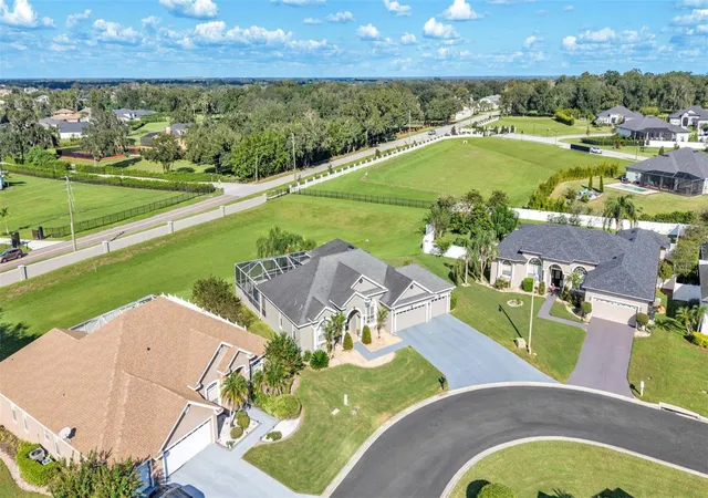 Photo 4 of Sale Pending at 6720 Hartsworth Dr, Lakeland, FL 33813 | MLS# L4965511 | Listing updated on 2026-10-22
