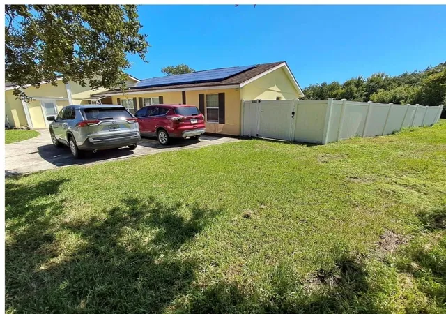 Photo 2 of Single family home for sale at 28 Chip Ct, Kissimmee, FL 34759 | MLS# S5158751 | Listing updated on 2026-10-02