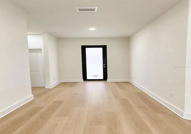 Photo 3 of Single family home for sale at 11703 Country Clb Pl, Tampa, FL 33612 | MLS# O6446721 | Listing updated on 2026-10-03
