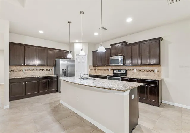 Photo 3 of Single family home for sale at 2236 Landside Dr, Valrico, FL 33594 | MLS# O6446727 | Listing updated on 2026-10-06