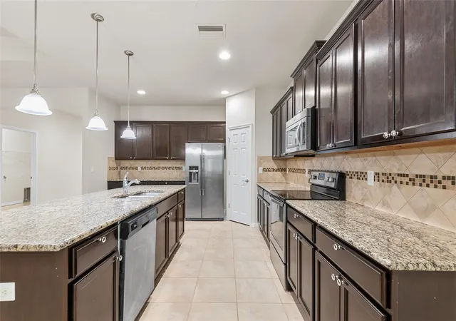 Photo 3 of Single family home for sale at 2236 Landside Dr, Valrico, FL 33594 | MLS# O6446727 | Listing updated on 2026-10-06
