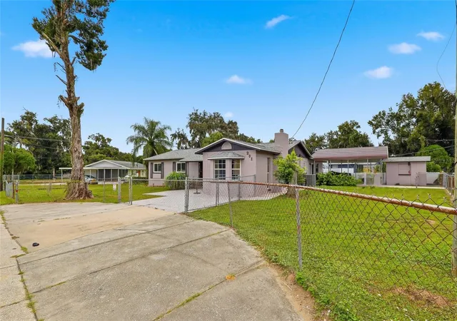 Photo 1 of Single family home for sale at 201 E Wheeler Rd, Seffner, FL 33584 | MLS# TB8554296 | Listing updated on 2026-10-21