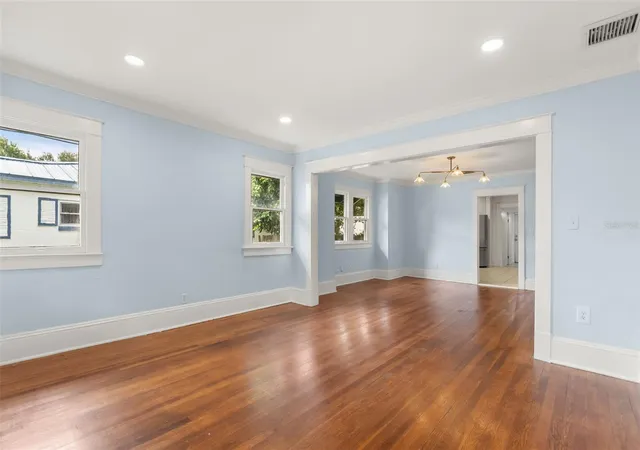 Photo 2 of Single family home for sale at 1915 E Concord St, Orlando, FL 32803 | MLS# O6446731 | Listing updated on 2026-10-04