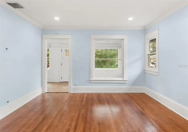 Photo 3 of Single family home for sale at 1915 E Concord St, Orlando, FL 32803 | MLS# O6446731 | Listing updated on 2026-10-04