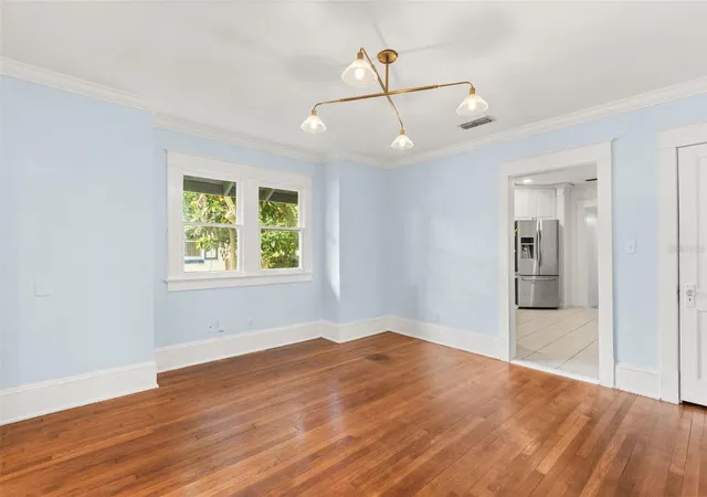 Photo 4 of Single family home for sale at 1915 E Concord St, Orlando, FL 32803 | MLS# O6446731 | Listing updated on 2026-10-04