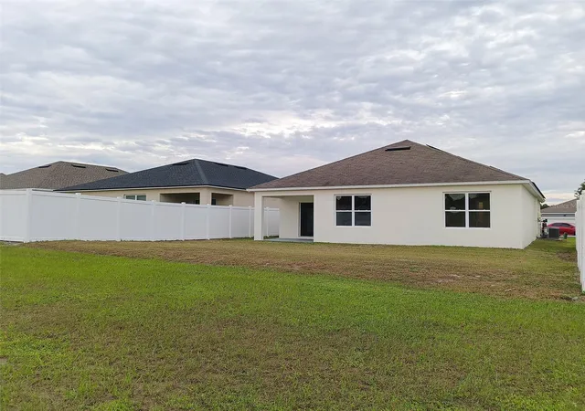 Photo 3 of Single family home for sale at 3101 Royal Tern Dr, Winter Haven, FL 33881 | MLS# O6446739 | Listing updated on 2026-10-03