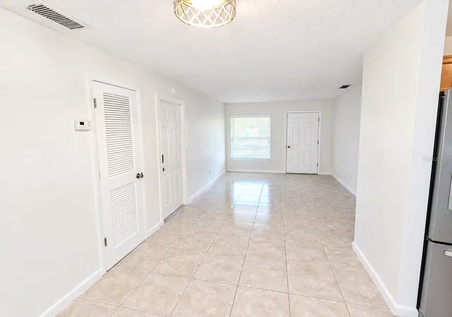Photo 2 of Single family home for sale at 336 Greens End St, Orlando, FL 32810 | MLS# O6446740 | Listing updated on 2026-10-03