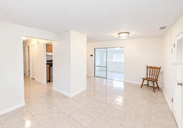Photo 3 of Single family home for sale at 336 Greens End St, Orlando, FL 32810 | MLS# O6446740 | Listing updated on 2026-10-03