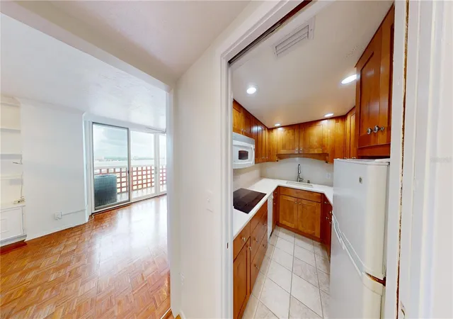 Photo 3 of Condo for sale at 4015 Bayshore Blvd #15C, Tampa, FL 33611 | MLS# TB8554316 | Listing updated on 2026-10-03