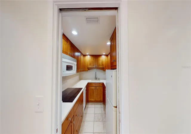 Photo 4 of Condo for sale at 4015 Bayshore Blvd #15C, Tampa, FL 33611 | MLS# TB8554316 | Listing updated on 2026-10-03