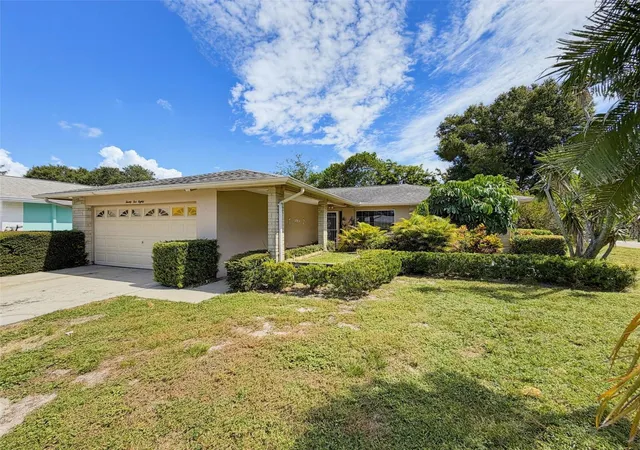 Photo 4 of Single family home for sale at 2580 Windwood Dr, Clearwater, FL 33763 | MLS# TB8554317 | Listing updated on 2026-10-03