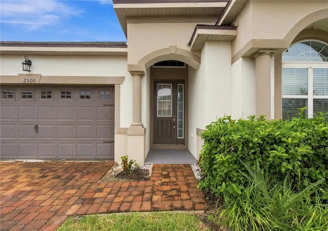 Photo 3 of Single family home for sale at 2500 Avian Loop, Kissimmee, FL 34741 | MLS# O6446754 | Listing updated on 2026-10-08