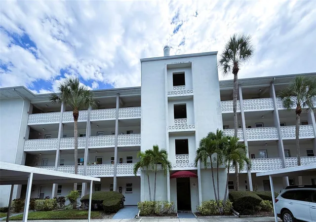Condo for sale at 1524 Lakeview Rd #304, CLEARWATER, FL 33756 | MLS# TB8554324