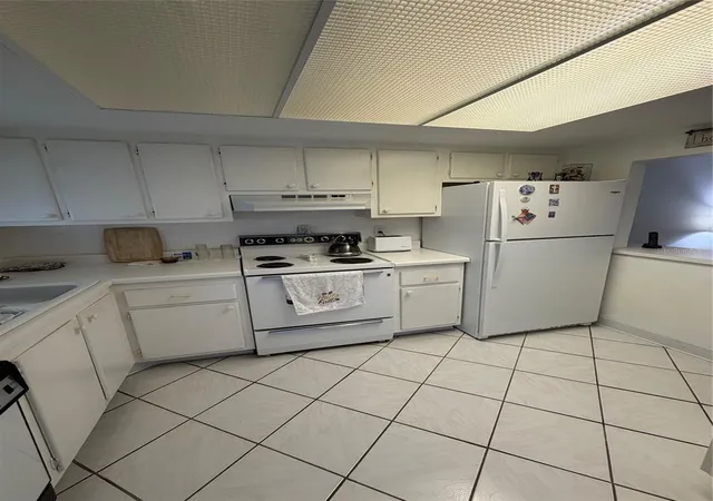 Photo 4 of Condo for sale at 1524 Lakeview Rd #304, Clearwater, FL 33756 | MLS# TB8554324 | Listing updated on 2026-10-03