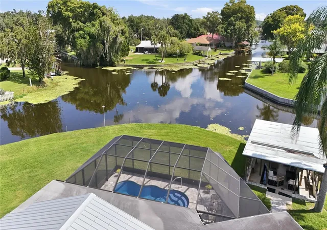 Photo 1 of Single family home for sale at 1612 Orange Ave, Tavares, FL 32778 | MLS# G5118544 | Listing updated on 2026-10-03