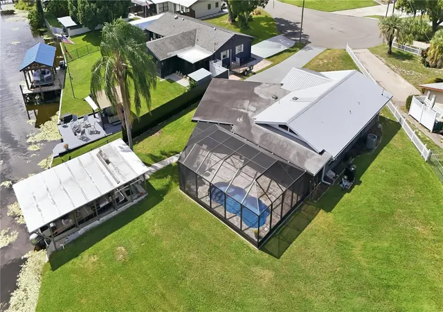 Photo 3 of Single family home for sale at 1612 Orange Ave, Tavares, FL 32778 | MLS# G5118544 | Listing updated on 2026-10-03