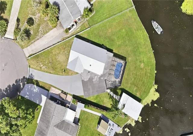 Photo 4 of Single family home for sale at 1612 Orange Ave, Tavares, FL 32778 | MLS# G5118544 | Listing updated on 2026-10-03