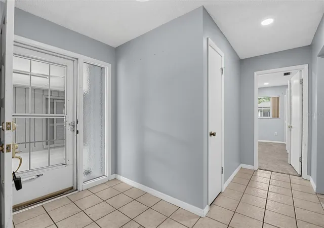 Photo 3 of Single family home for sale at 8065 Sw 100th Lane Rd, Ocala, FL 34481 | MLS# O6446756 | Listing updated on 2026-10-03
