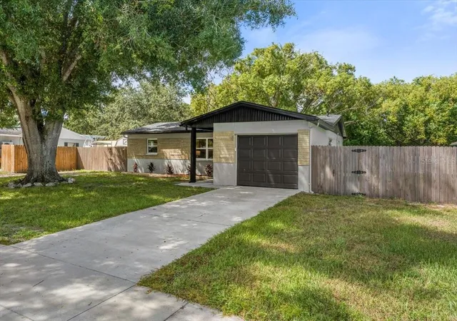 Photo 3 of Single family home for sale at 14756 Mockingbird Ln E, Clearwater, FL 33760 | MLS# TB8554329 | Listing updated on 2026-10-03