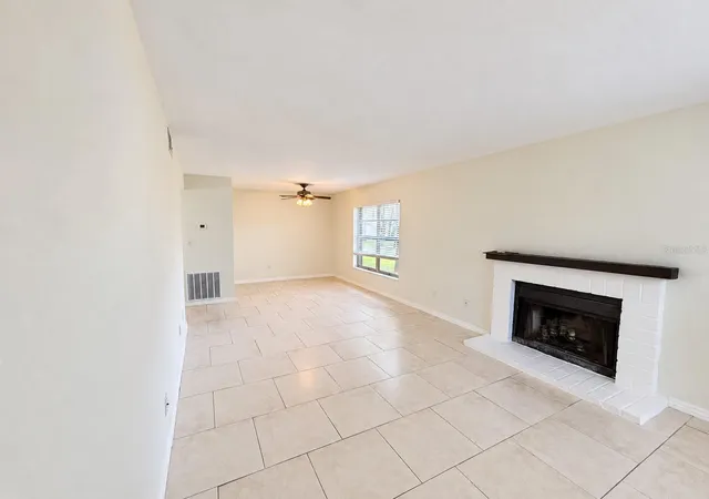 Listing Photo 1 - Condo for sale in building located at 4022 Tumble Wood Trl, TAMPA, FL 33613 - Unit #101