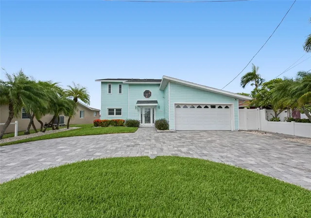 Photo 3 of Single family home for sale at 544 Lillian Dr, Madeira Beach, FL 33708 | MLS# TB8554331 | Listing updated on 2026-10-05