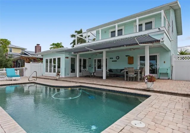 Photo 4 of Single family home for sale at 544 Lillian Dr, Madeira Beach, FL 33708 | MLS# TB8554331 | Listing updated on 2026-10-05