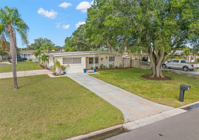 Photo 3 of Single family home for sale at 332 Westwinds Dr, Palm Harbor, FL 34683 | MLS# TB8554334 | Listing updated on 2026-10-07