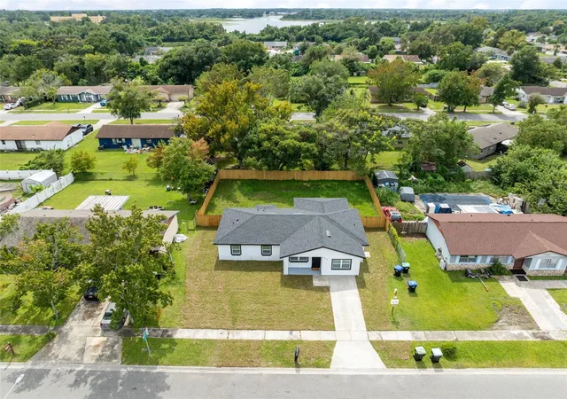 Photo 3 of Single family home for sale at 4410 Chateau Rd, Orlando, FL 32808 | MLS# O6446759 | Listing updated on 2026-10-03