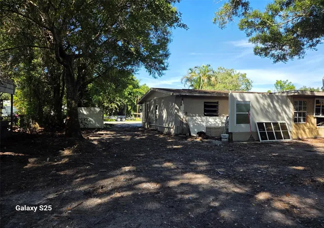 Photo 3 of Single family home for sale at 4044 S Mark Dr, Sarasota, FL 34232 | MLS# C7531489 | Listing updated on 2026-10-03