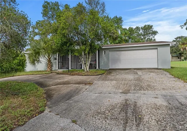 Single family home for sale at 106 S Lucille St, Beverly Hills, FL 34465 | MLS# CC858358