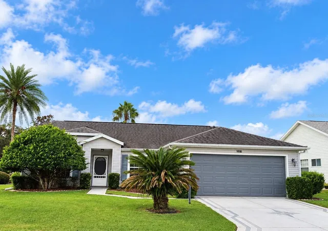Photo 1 of Single family home for sale at 25419 Crestwater Dr, Leesburg, FL 34748 | MLS# G5118546 | Listing updated on 2026-10-05
