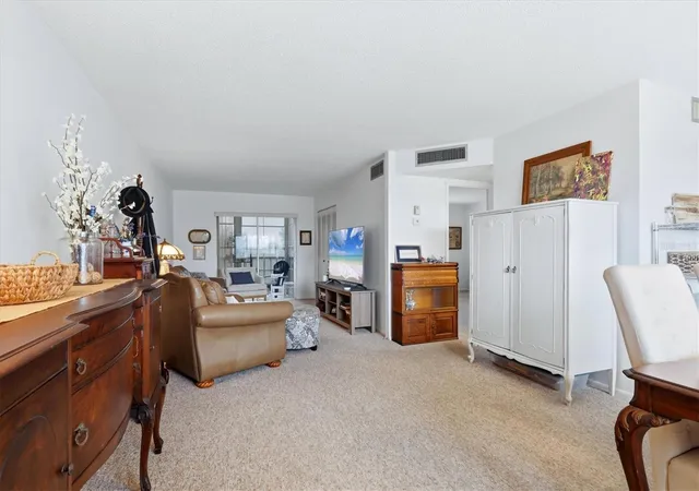 Listing Photo 4 - Condo for sale in building located at 4440 Ironwood Cir, Bradenton, FL 34209 - Unit #409D