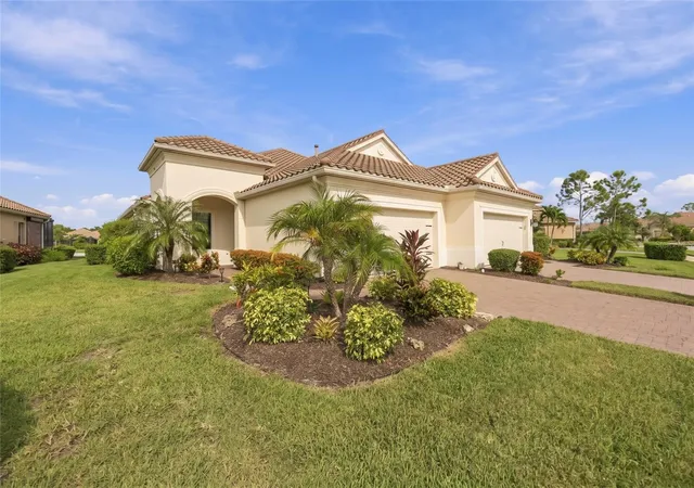 Single family home for sale at 11548 Okaloosa Dr W, VENICE, FL 34293 | MLS# N6146037