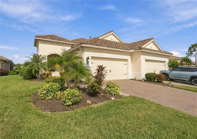 Photo 2 of House for sale at 11548 Okaloosa Dr W, Venice, FL 34293 | MLS# N6146037 | Listing updated on 2026-10-08