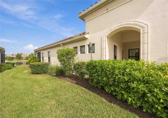 Photo 3 of House for sale at 11548 Okaloosa Dr W, Venice, FL 34293 | MLS# N6146037 | Listing updated on 2026-10-08