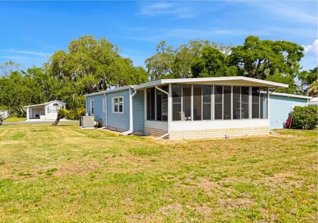 Photo 4 of Manufactured home for sale at 5 Bobwhite Xing, Wildwood, FL 34785 | MLS# G5118547 | Listing updated on 2026-10-03
