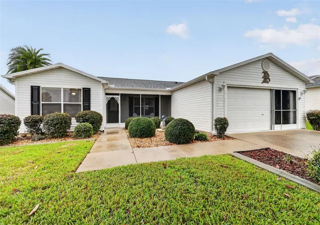 Photo 2 of Single family home for sale at 2022 Castano Pl, Lady Lake, FL 32159 | MLS# G5118548 | Listing updated on 2026-10-09