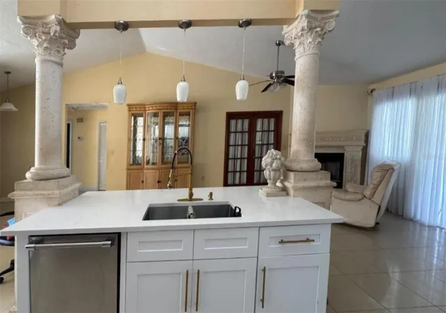 Photo 4 of Single family home for sale at 822 Valnera Ct, Kissimmee, FL 34758 | MLS# O6446766 | Listing updated on 2026-10-08