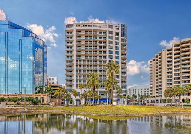 Photo 3 of Condo for sale at 1233 N Gulfstream Ave #1404, Sarasota, FL 34236 | MLS# A4708262 | Listing updated on 2026-10-29