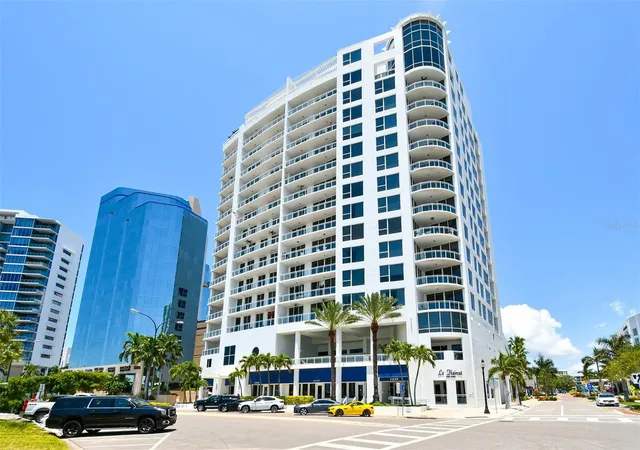 Photo 1 of Condo for sale at 1233 N Gulfstream Ave #1404, Sarasota, FL 34236 | MLS# A4708262 | Listing updated on 2026-10-29