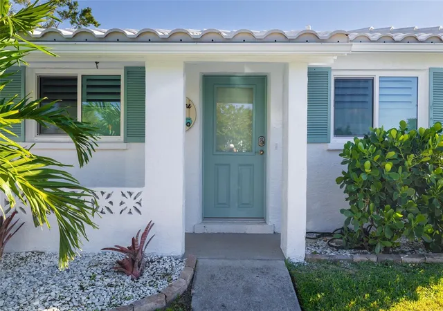 Photo 1 of Condo for sale at 546 Spanish Dr S, Longboat Key, FL 34228 | MLS# A4708263 | Listing updated on 2026-10-06