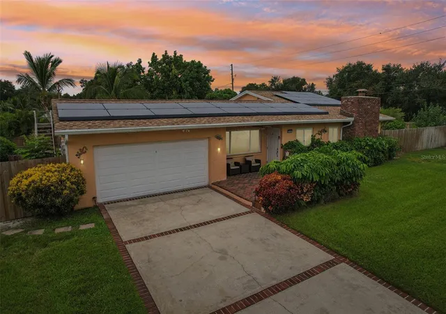 Single family home for sale at 398 Colony Point Rd S, Saint Petersburg, FL 33705 | MLS# TB8554358