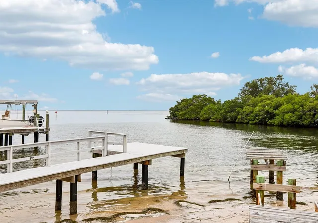 Photo 3 of Single family home for sale at 398 Colony Point Rd S, Saint Petersburg, FL 33705 | MLS# TB8554358 | Listing updated on 2026-10-16