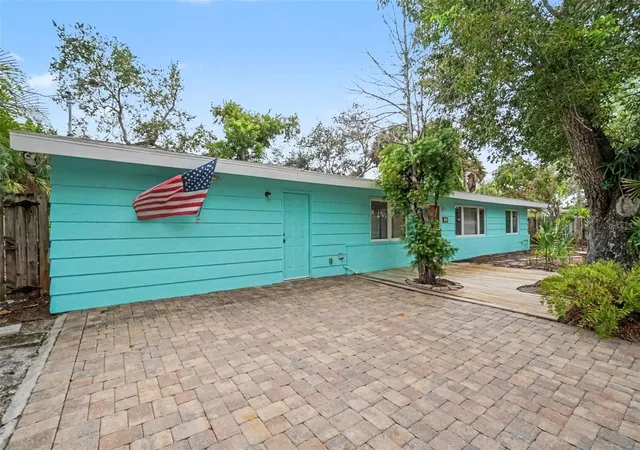 Photo 4 of Single family home for sale at 528 Ralph St, Sarasota, FL 34242 | MLS# TB8554360 | Listing updated on 2026-10-07