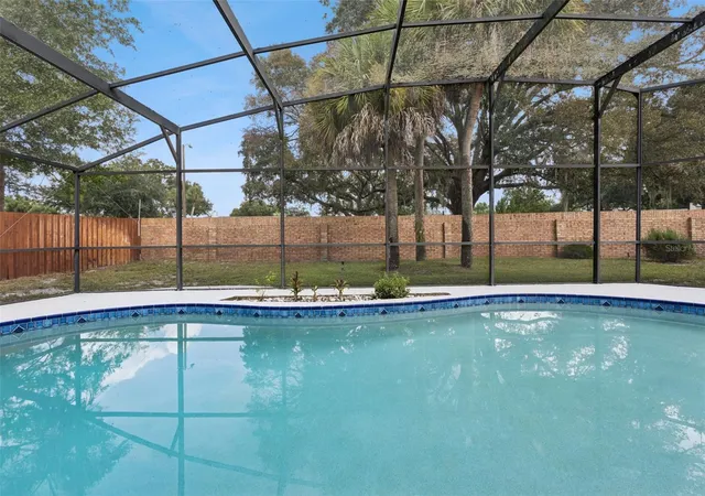 Photo 3 of Single family home for sale at 260 E Hornbeam Dr, Longwood, FL 32779 | MLS# O6446772 | Listing updated on 2026-10-03