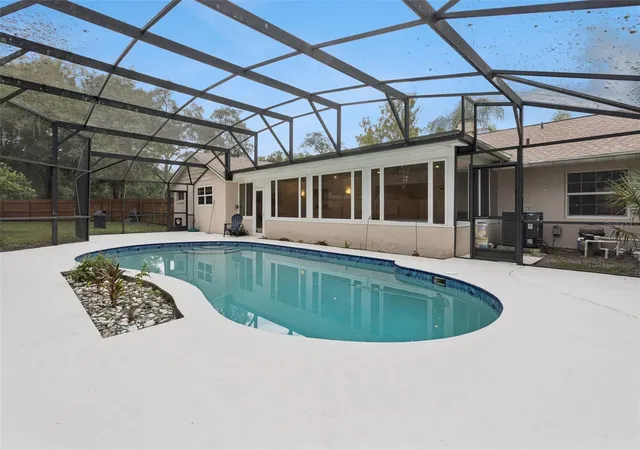 Photo 3 of Single family home for sale at 260 E Hornbeam Dr, Longwood, FL 32779 | MLS# O6446772 | Listing updated on 2026-10-03