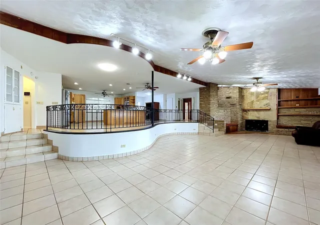 Photo 3 of Single family home for sale at 1348 Edgewater Beach Dr, Lakeland, FL 33805 | MLS# TB8554361 | Listing updated on 2026-10-29